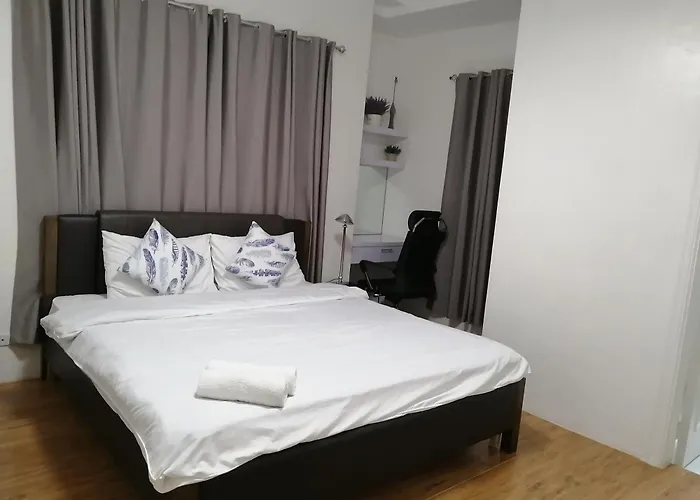 High End Luxury Big 2br In Salcedo Village Makati Appartement